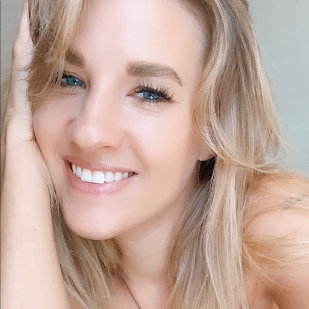 Shop neon tangerine 🍊 - Picture 2 of 3